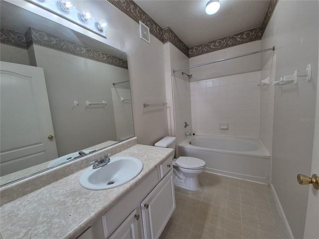 18104 VILLA CREEK DRIVE, Tampa, FL 33647