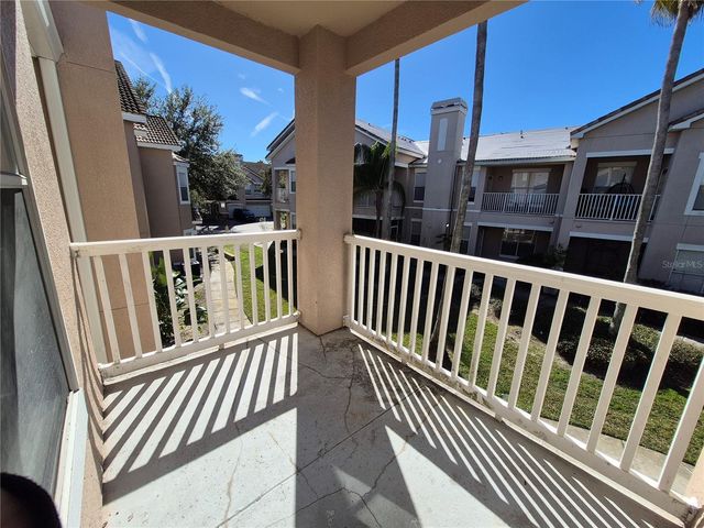 18104 VILLA CREEK DRIVE, Tampa, FL 33647