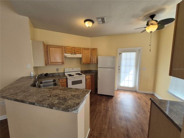 18104 VILLA CREEK DRIVE, Tampa, FL 33647