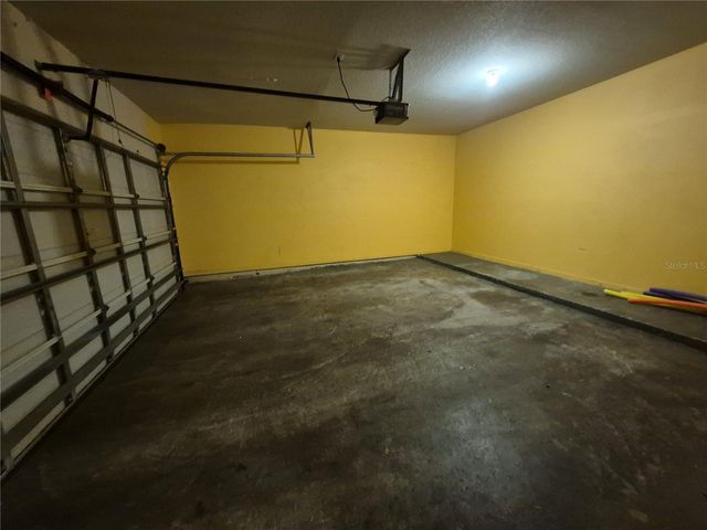 18104 VILLA CREEK DRIVE, Tampa, FL 33647