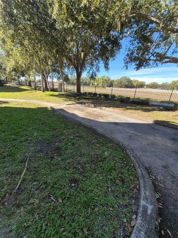 18104 VILLA CREEK DRIVE, Tampa, FL 33647