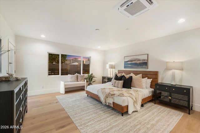 8212 E WILSHIRE Drive, Scottsdale, AZ 85257