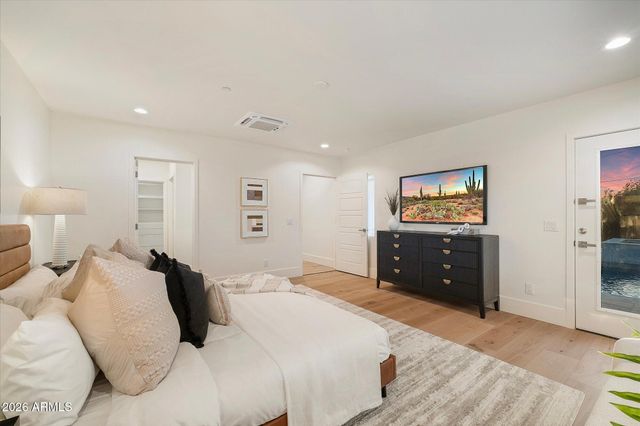 8212 E WILSHIRE Drive, Scottsdale, AZ 85257