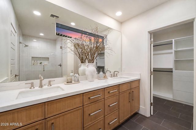 8212 E WILSHIRE Drive, Scottsdale, AZ 85257