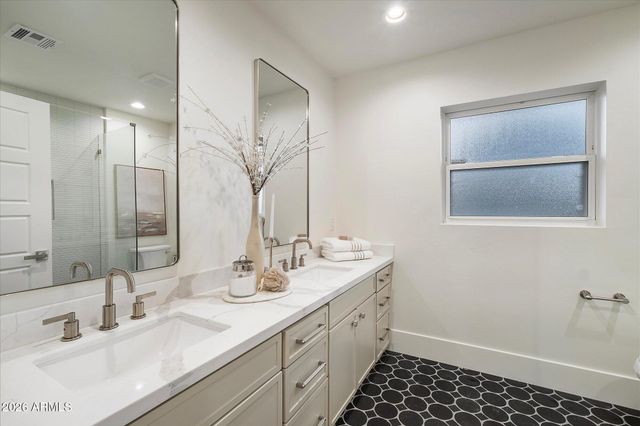 8212 E WILSHIRE Drive, Scottsdale, AZ 85257