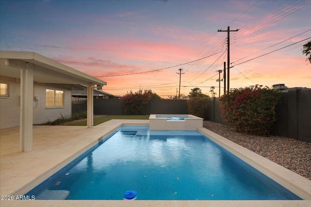 8212 E WILSHIRE Drive, Scottsdale, AZ 85257