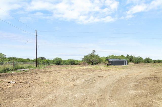 3315 Dry Creek RD, Lockhart, TX 78644