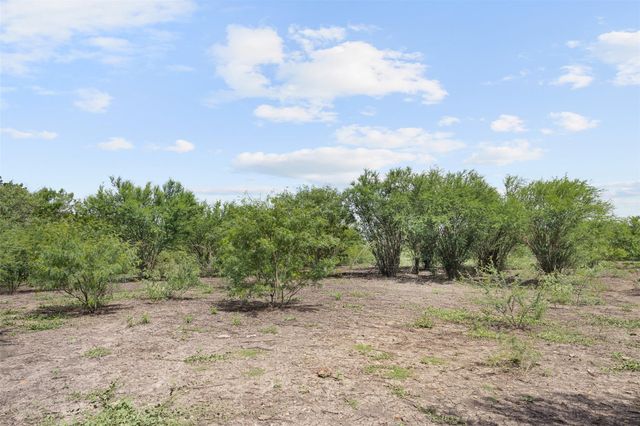 3315 Dry Creek RD, Lockhart, TX 78644