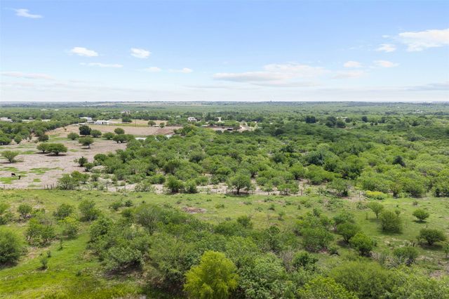 3315 Dry Creek RD, Lockhart, TX 78644