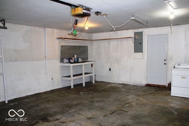 8207 N Myers Road, Muncie, IN 47303