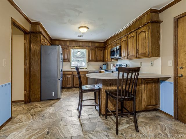 205 Fox Run Circle, Jenks, OK 74037