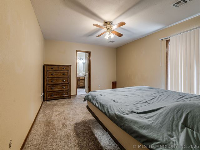 205 Fox Run Circle, Jenks, OK 74037