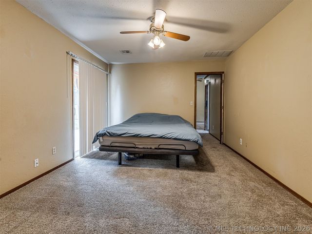 205 Fox Run Circle, Jenks, OK 74037