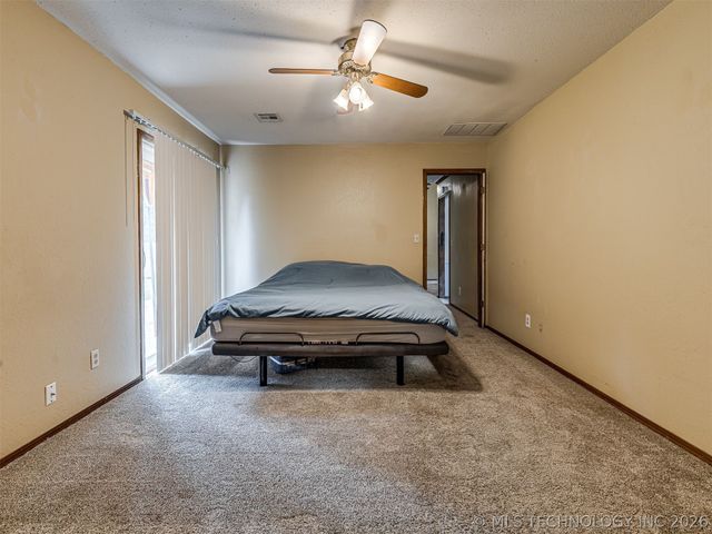 205 Fox Run Circle, Jenks, OK 74037