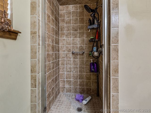 205 Fox Run Circle, Jenks, OK 74037