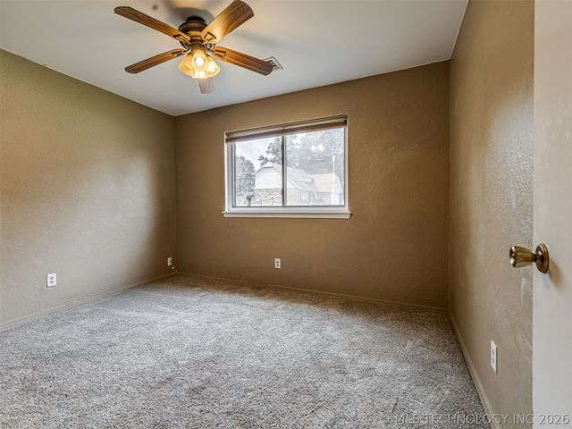 205 Fox Run Circle, Jenks, OK 74037