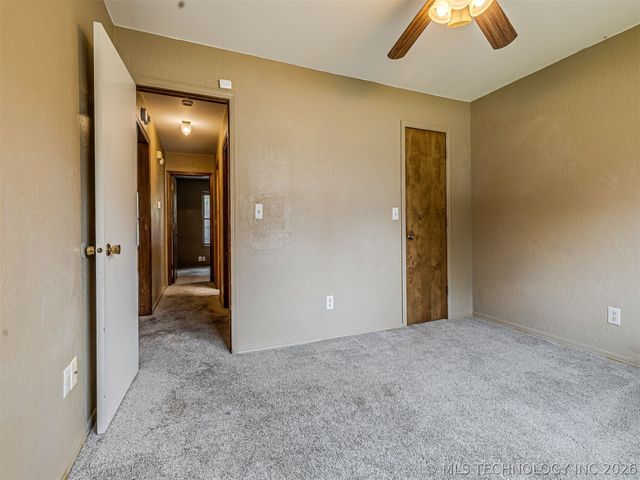 205 Fox Run Circle, Jenks, OK 74037