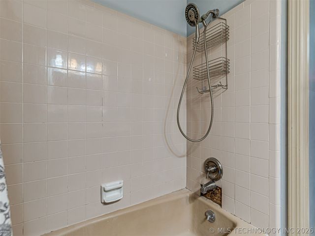 205 Fox Run Circle, Jenks, OK 74037