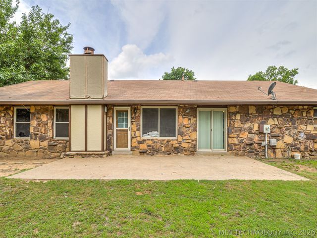 205 Fox Run Circle, Jenks, OK 74037
