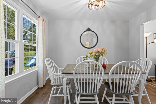 4 DEVON CIR, Paoli, PA 19301