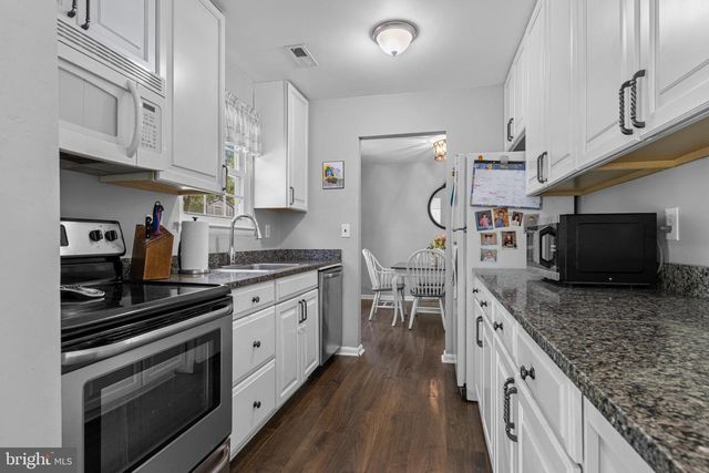 4 DEVON CIR, Paoli, PA 19301