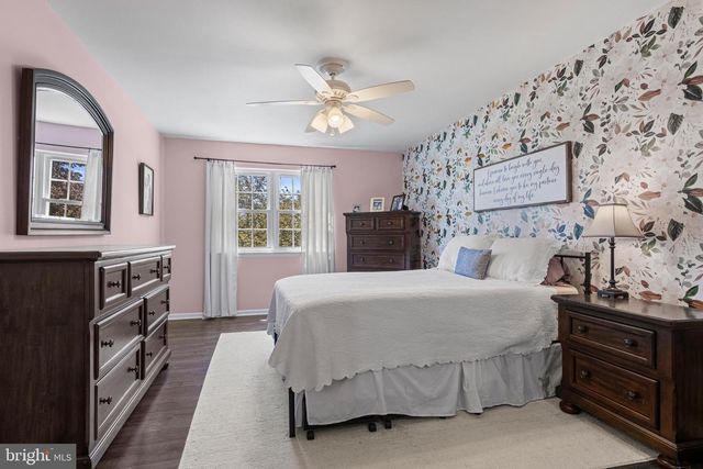 4 DEVON CIR, Paoli, PA 19301