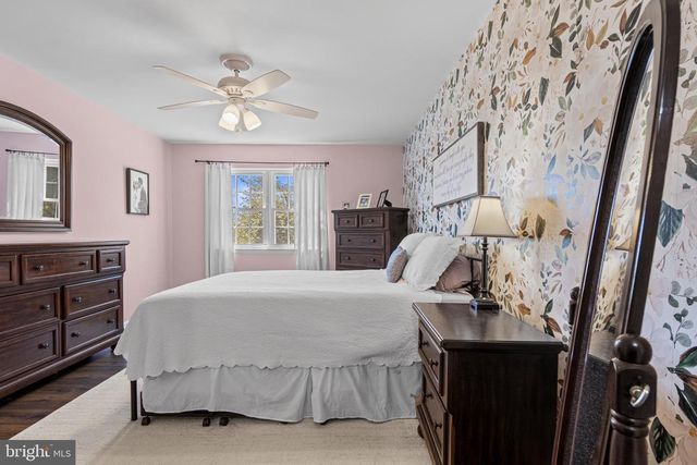 4 DEVON CIR, Paoli, PA 19301