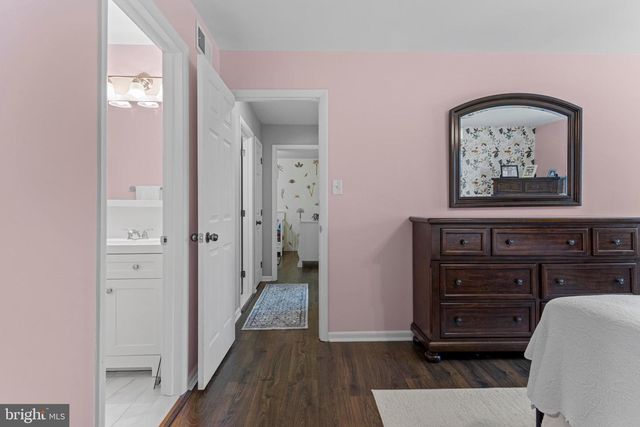 4 DEVON CIR, Paoli, PA 19301