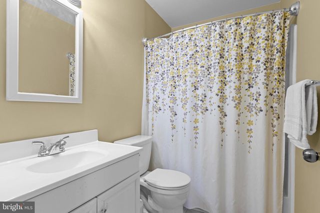 4 DEVON CIR, Paoli, PA 19301