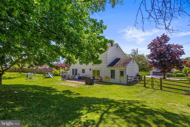 4 DEVON CIR, Paoli, PA 19301