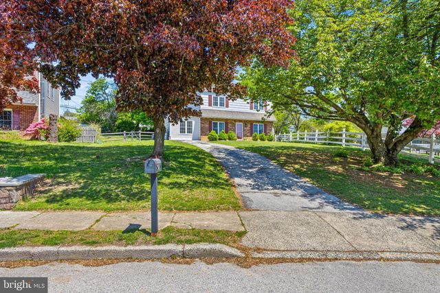 4 DEVON CIR, Paoli, PA 19301