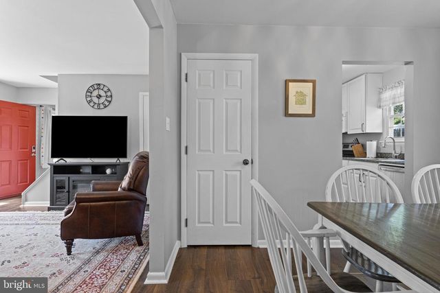 4 DEVON CIR, Paoli, PA 19301