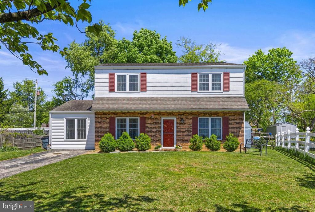 4 DEVON CIR, Paoli, PA 19301