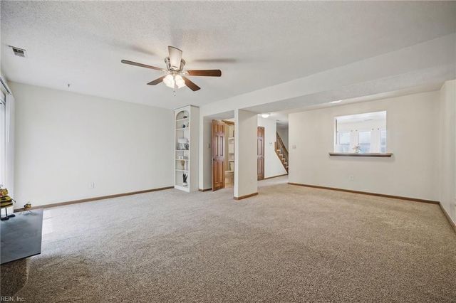 2303 Breakers CT, Virginia Beach, VA 23451