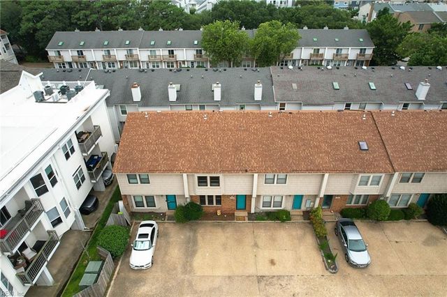 2303 Breakers CT, Virginia Beach, VA 23451