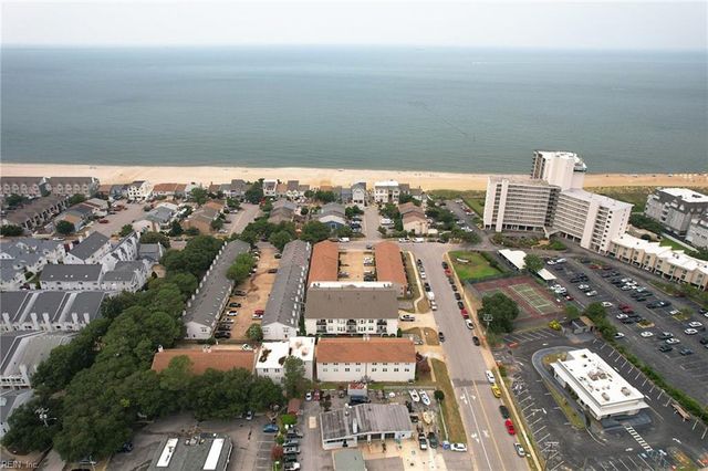 2303 Breakers CT, Virginia Beach, VA 23451