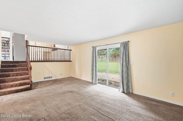 5206 Cool Brook Rd, Louisville, KY 40291