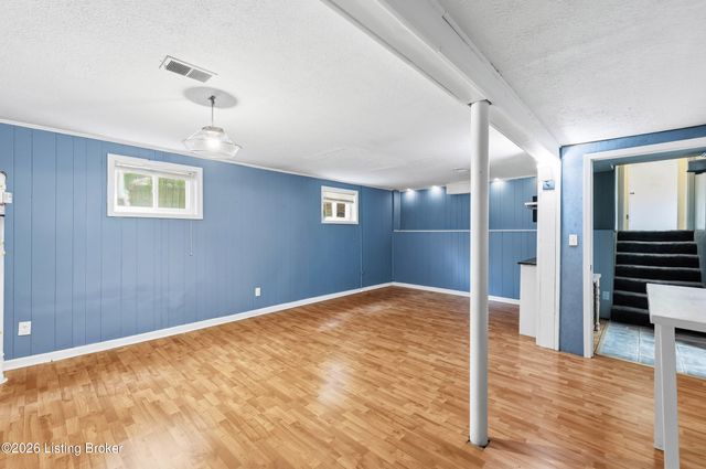 5206 Cool Brook Rd, Louisville, KY 40291