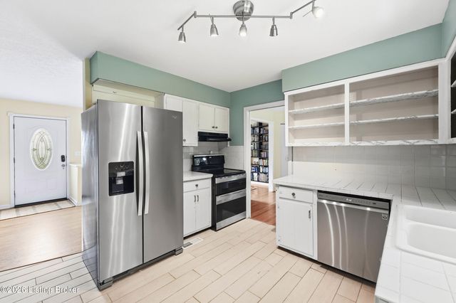 5206 Cool Brook Rd, Louisville, KY 40291
