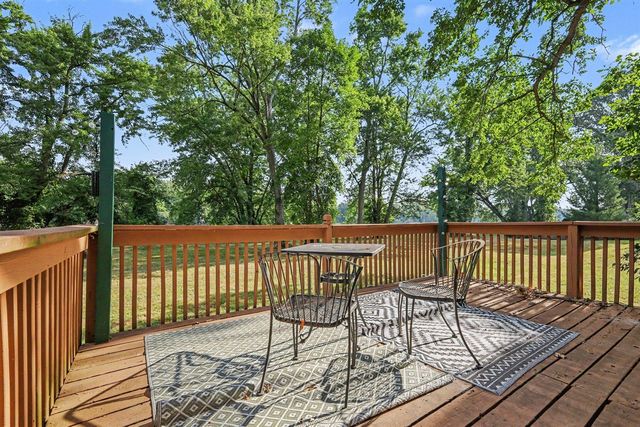 2067 Riverbank Avenue, Grand Rapids, MI 49525