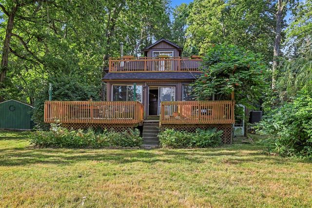 2067 Riverbank Avenue, Grand Rapids, MI 49525