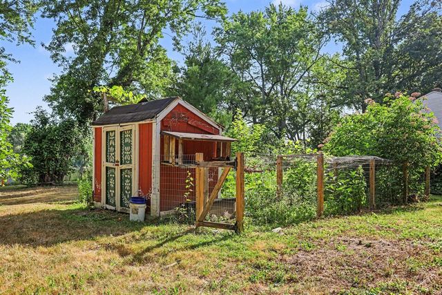 2067 Riverbank Avenue, Grand Rapids, MI 49525