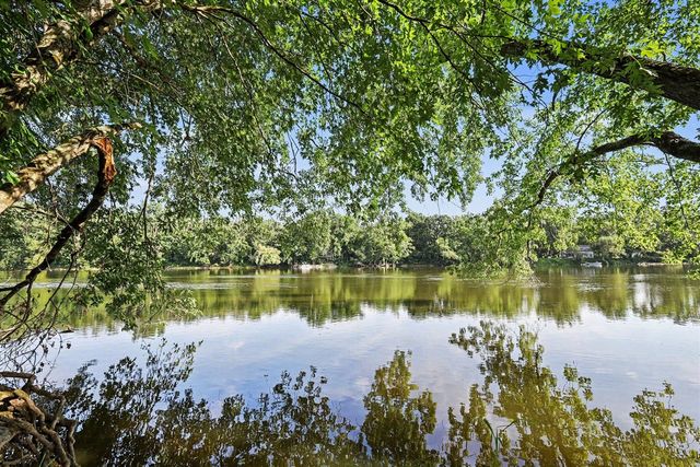 2067 Riverbank Avenue, Grand Rapids, MI 49525
