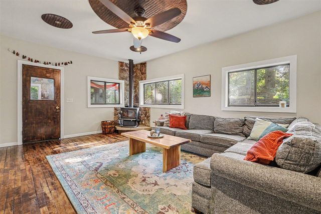 2067 Riverbank Avenue, Grand Rapids, MI 49525