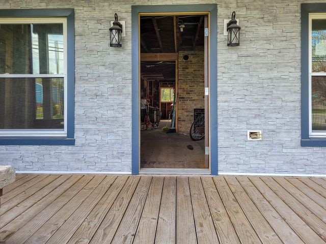 214 S Pine Street, Saint Louis, MI 48880