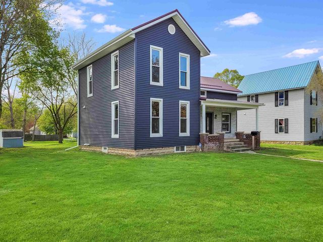 214 S Pine Street, Saint Louis, MI 48880