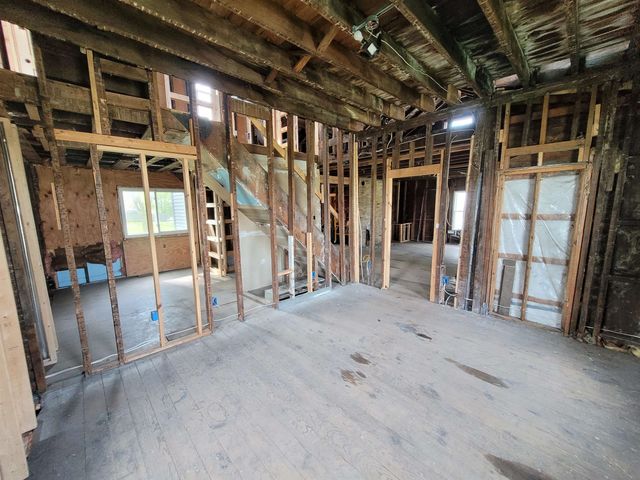 214 S Pine Street, Saint Louis, MI 48880