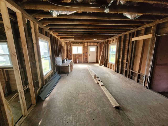 214 S Pine Street, Saint Louis, MI 48880