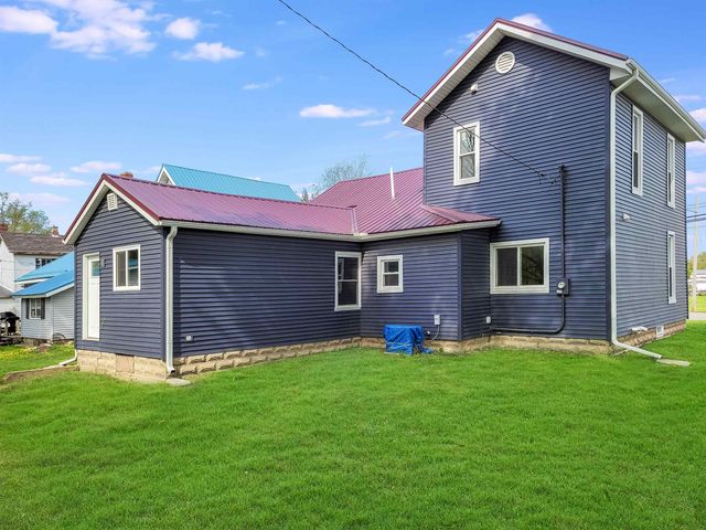 214 S Pine Street, Saint Louis, MI 48880