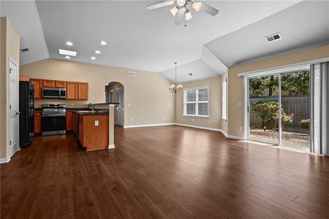 4022 Cottage Oaks Drive, Acworth, GA 30101